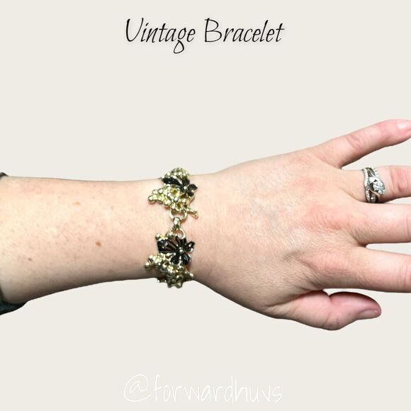 Bundle Sale 3 for $15 | Vintage Sarah Coventry Bracelet - Picture 1 of 7